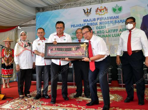DATUK DR ABDUL LATIFF AHMAD