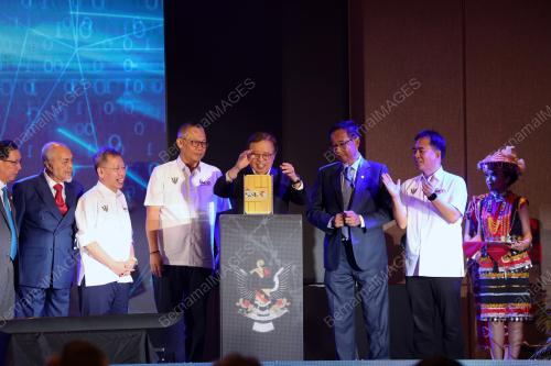 TAN SRI ABANG JOHARI TUN OPENG