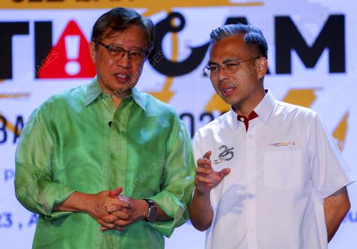 TAN SRI ABANG JOHARI TUN OPENG