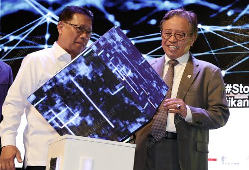 TAN SRI ABANG JOHARI TUN OPENG