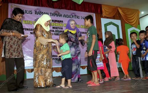 SK01_03082014_RAYA