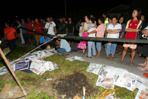 TIGA TERBUNUH KERANA KEJUTAN ELEKTRIK