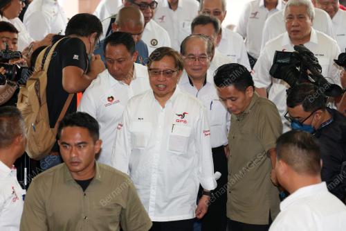 TAN SRI ABANG JOHARI TUN OPENG