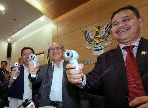 DATUK AMAR DOUGLAS UGGAH EMBAS