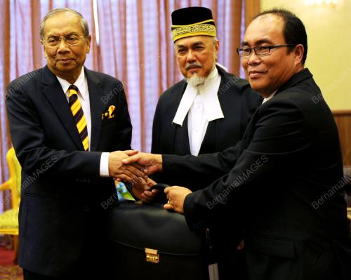 SK01_04042014_ANGKAT_SUMPAH