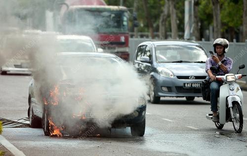 SK01_04112013_TERBAKAR