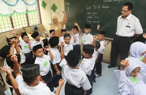 DR MOHD PUAD ZARKASHI