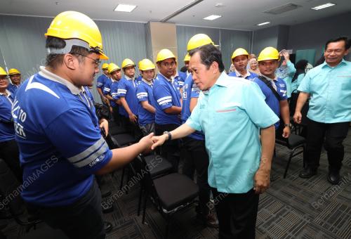DATUK SERI AHMAD MASLAN