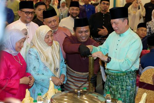 DATUK SERI FADILLAH YUSOF