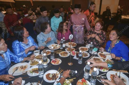 TAN SRI ABANG JOHARI TUN OPENG