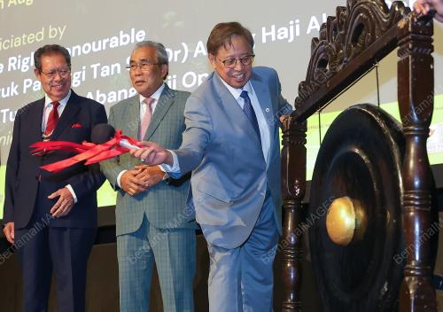 TAN SRI ABANG JOHARI TUN OPENG