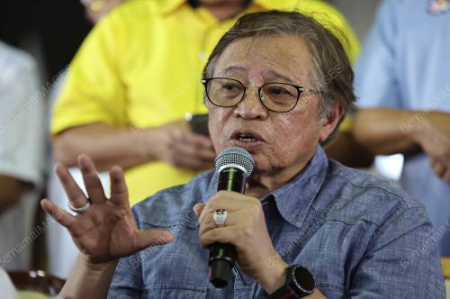 TAN SRI ABANG JOHARI TUN OPENG