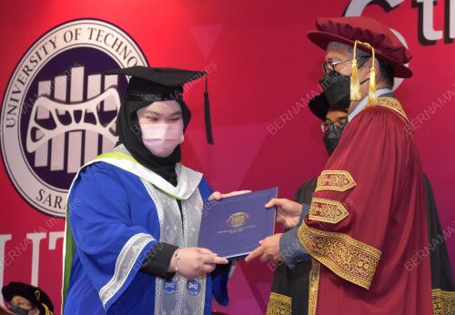 DR ANNUAR RAPAEE