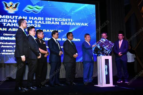 DATUK AMAR DR SIM KUI HIAN