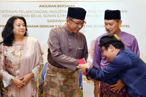 DATUK SERI ABDUL KARIM RAHMAN HAMZAH