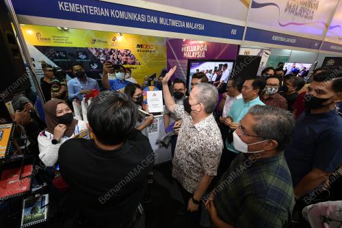 DATUK SERI FADILLAH YUSOF