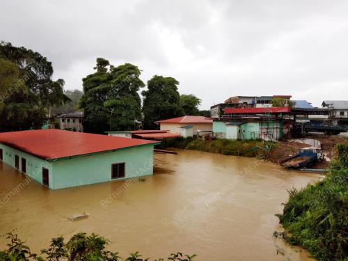 SK01_07022018_BANJIR