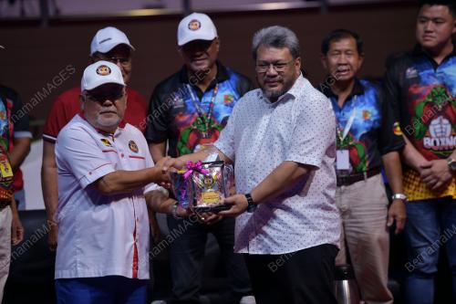 KEJOHANAN TINJU TERBUKA SARAWAK