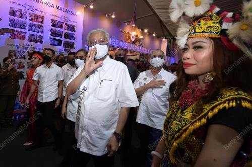 DATUK SERI ISMAIL SABRI YAAKOB
