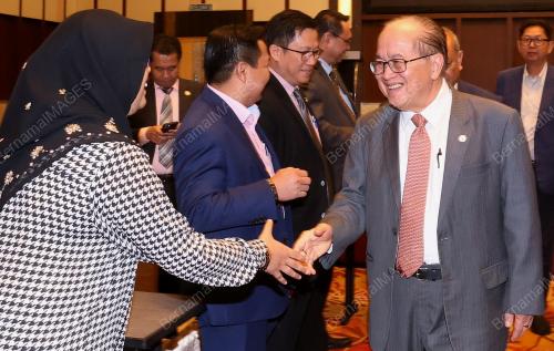 DATUK AMAR DOUGLAS UGGAH EMBAS