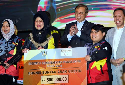 TAN SRI ABANG JOHARI TUN OPENG