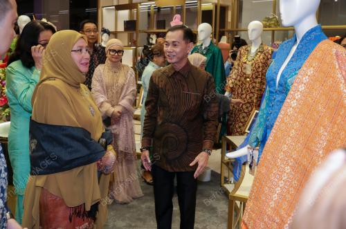 TUNKU HAJAH AZIZAH AMINAH MAIMUNAH ISKANDARIAH