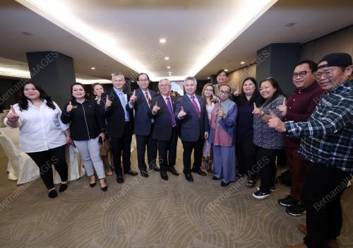 DATUK JOHN SIKIE TAYAI