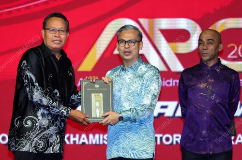 FAHMI FADZIL