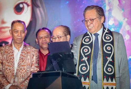 TAN SRI ABANG JOHARI TUN OPENG