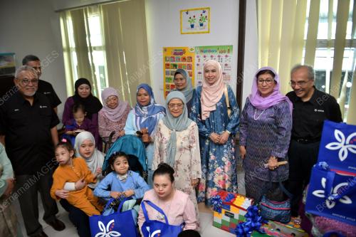 PUAN SRI JUMA'ANI TUANKU BUJANG