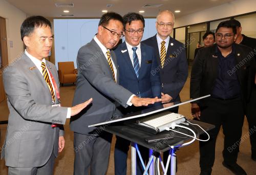 DATUK SERI ABDUL KARIM RAHMAN HAMZAH