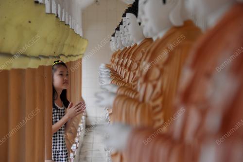 SK01_10052017_WESAK