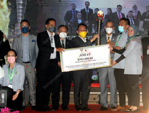 DATUK SERI DR SIM KUI HIAN
