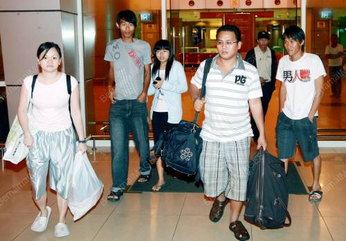 AIR ASIA TERGELINCIR