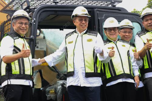 TAN SRI ABANG JOHARI TUN OPENG