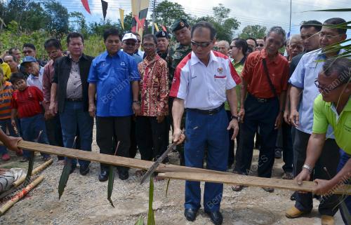 SK01_11112012_JOSEPH_SALANG