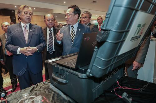 TAN SRI ABANG JOHARI TUN OPENG