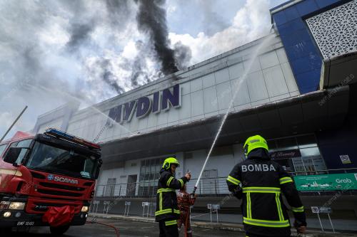 KEBAKARAN PASARAYA MYDIN