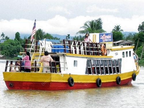 KAPAL PERSIARAN