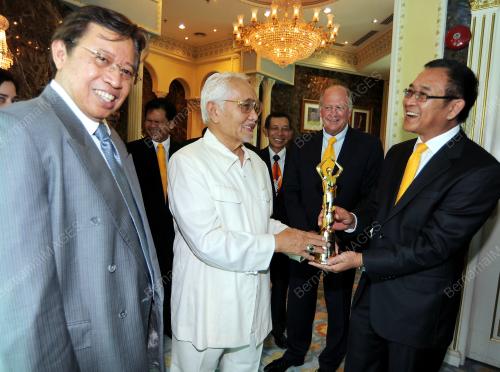 SK01_12062012_ANUGERAH