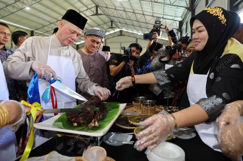 DATUK SERI FADILLAH YUSOF