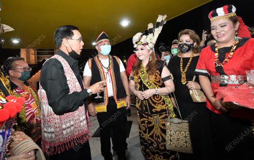 DATUK SERI DR STEPHEN RUNDI UTOM