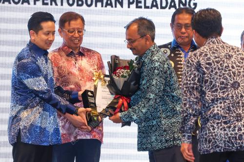 TAN SRI ABANG JOHARI TUN OPENG