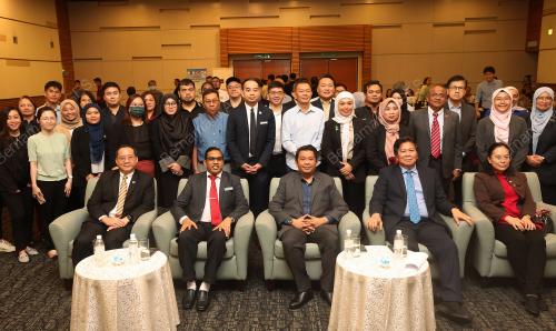DATUK LUKANISMAN AWANG SAUNI