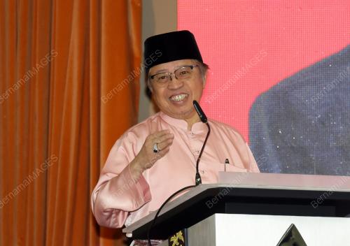 TAN SRI ABANG JOHARI TUN OPENG
