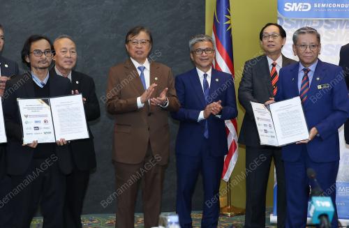 TAN SRI ABANG JOHARI TUN OPENG