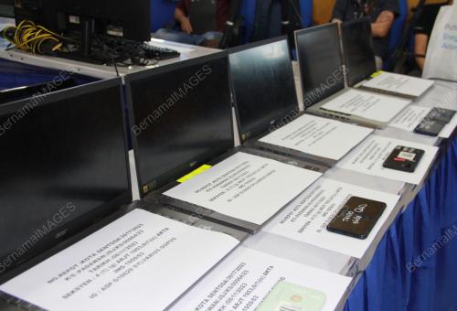 PUSAT PANGGILAN PERJUDIAN DALAM TALIAN