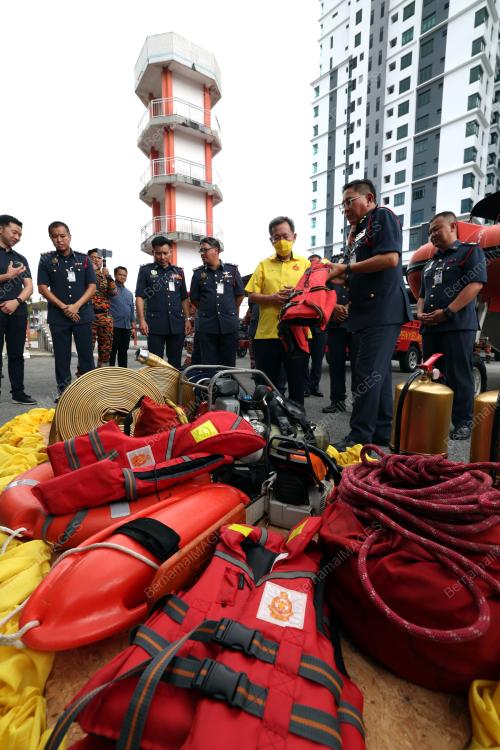 DATUK SERI DR SIM KUI HIAN