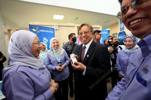 TAN SRI ABANG JOHARI TUN OPENG