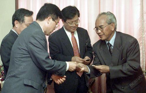 SK01_15042002_ALFRED_JABU_HYUNDAI